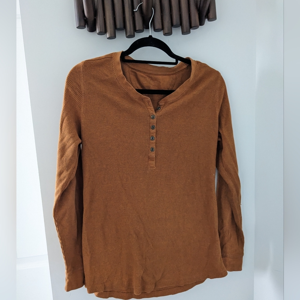 Cabela's Women's Henley waffle shirt - Size US M